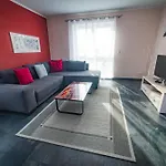 90 Qm Wohnung, 3 Zimmer, Balkon & Grosse Kueche - In Seenaehe, Schnell In Der Stadt