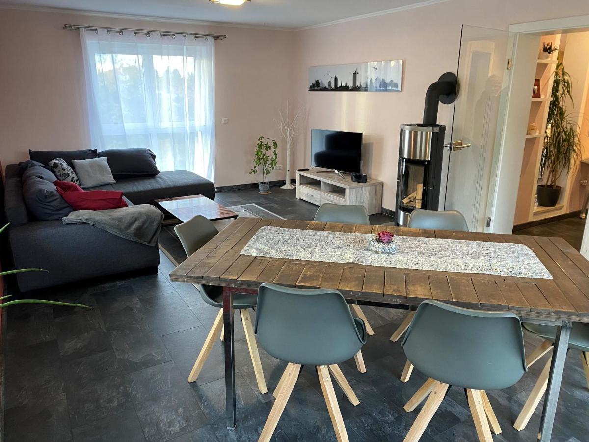 Apartment 90 Qm Wohnung, 3 Zimmer, Balkon & Grosse Kueche - In Seenaehe, Schnell In Der Stadt Leipzig