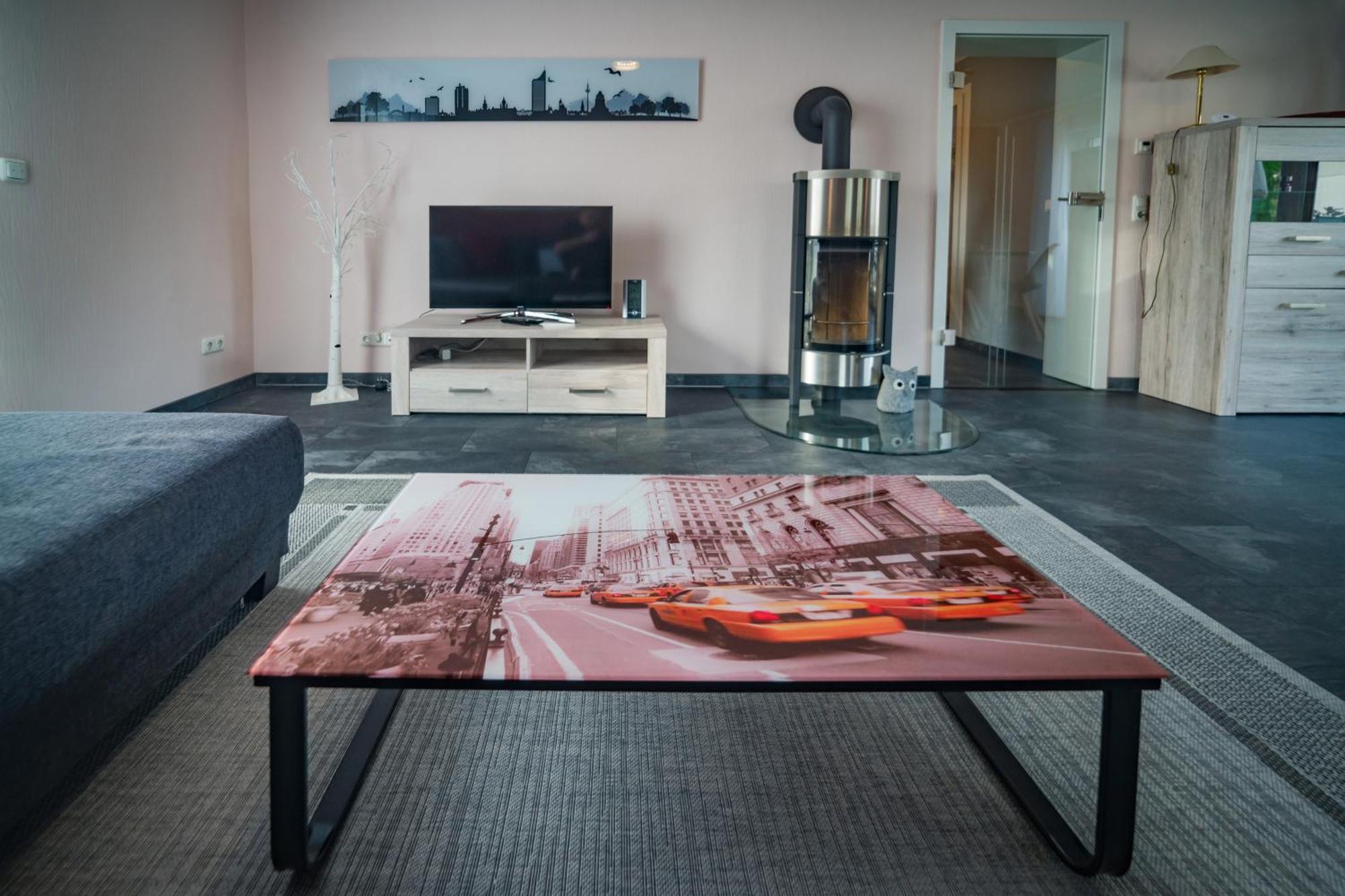 90 Qm Wohnung, 3 Zimmer, Balkon & Grosse Kueche - In Seenaehe, Schnell In Der Stadt Apartment