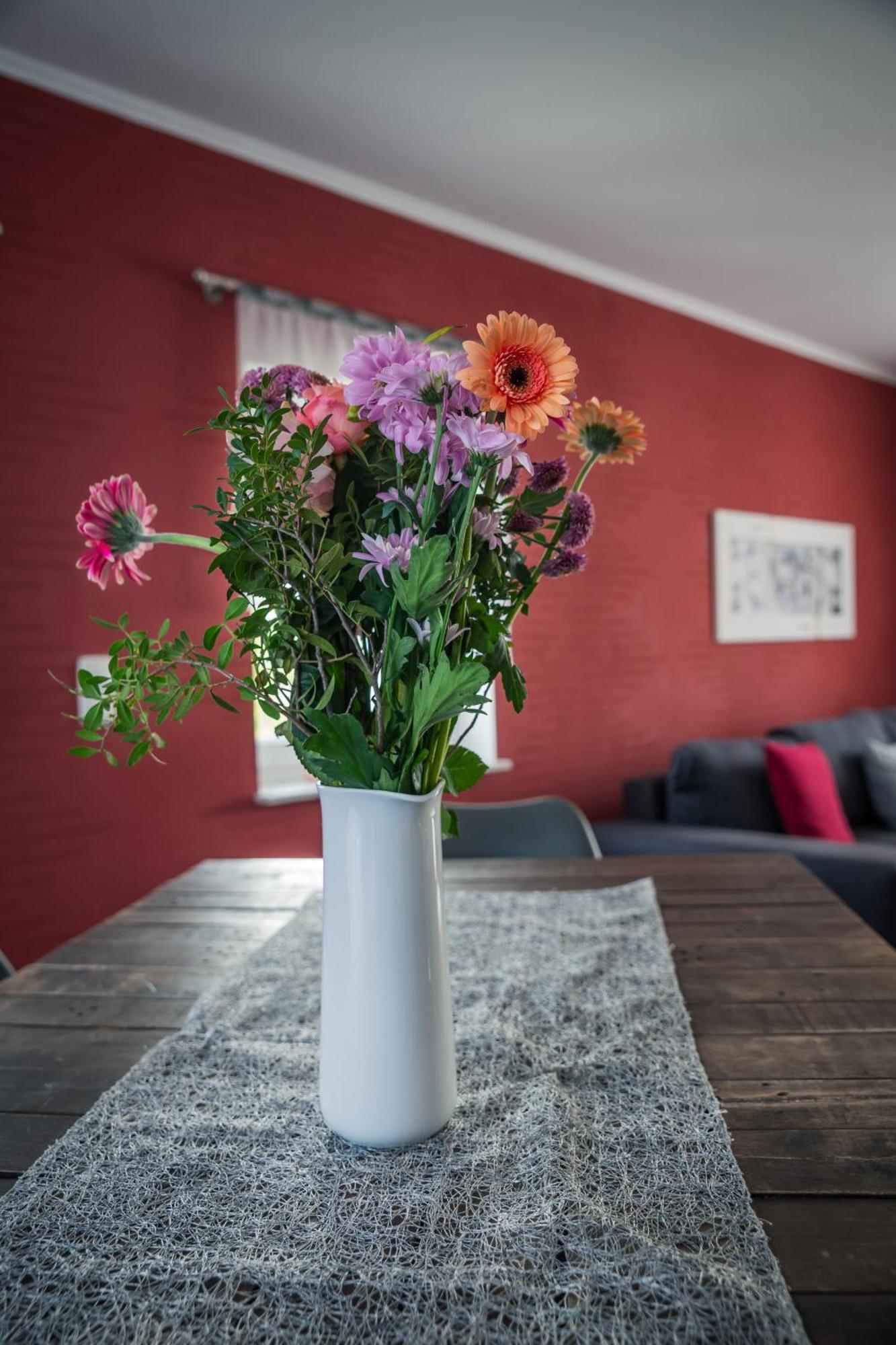Apartment 90 Qm Wohnung, 3 Zimmer, Balkon & Grosse Kueche - In Seenaehe, Schnell In Der Stadt Leipzig